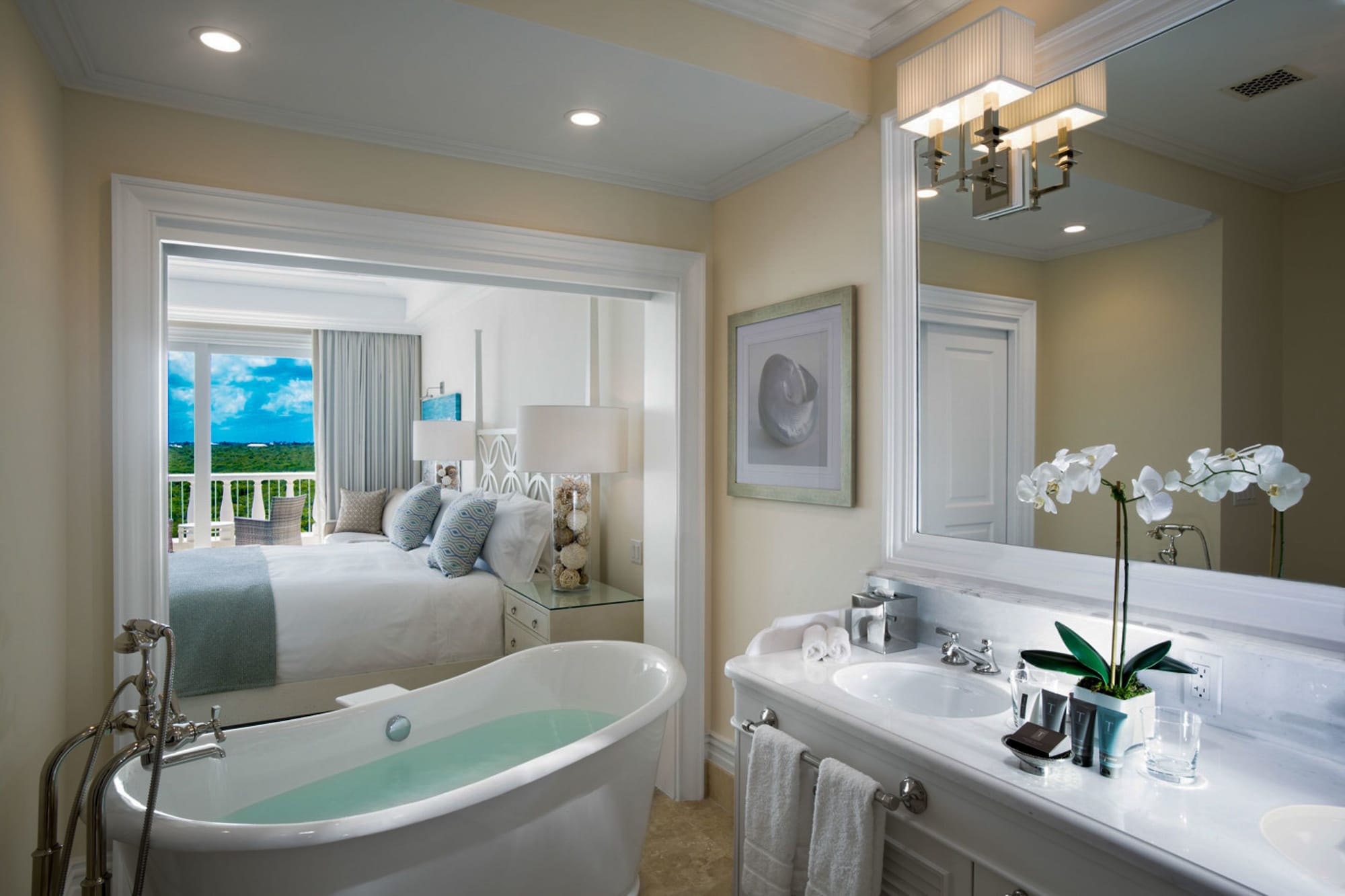 1 Bedroom, Study, King Bed, Ocean Front