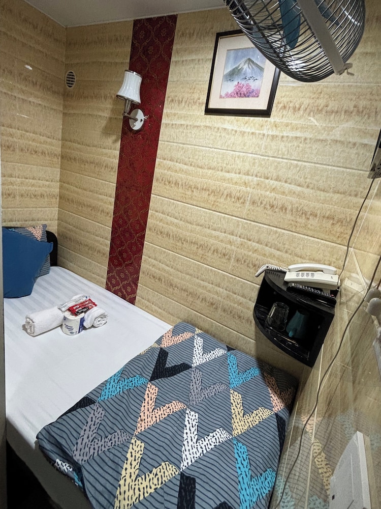 Philippine Hostel 36/45