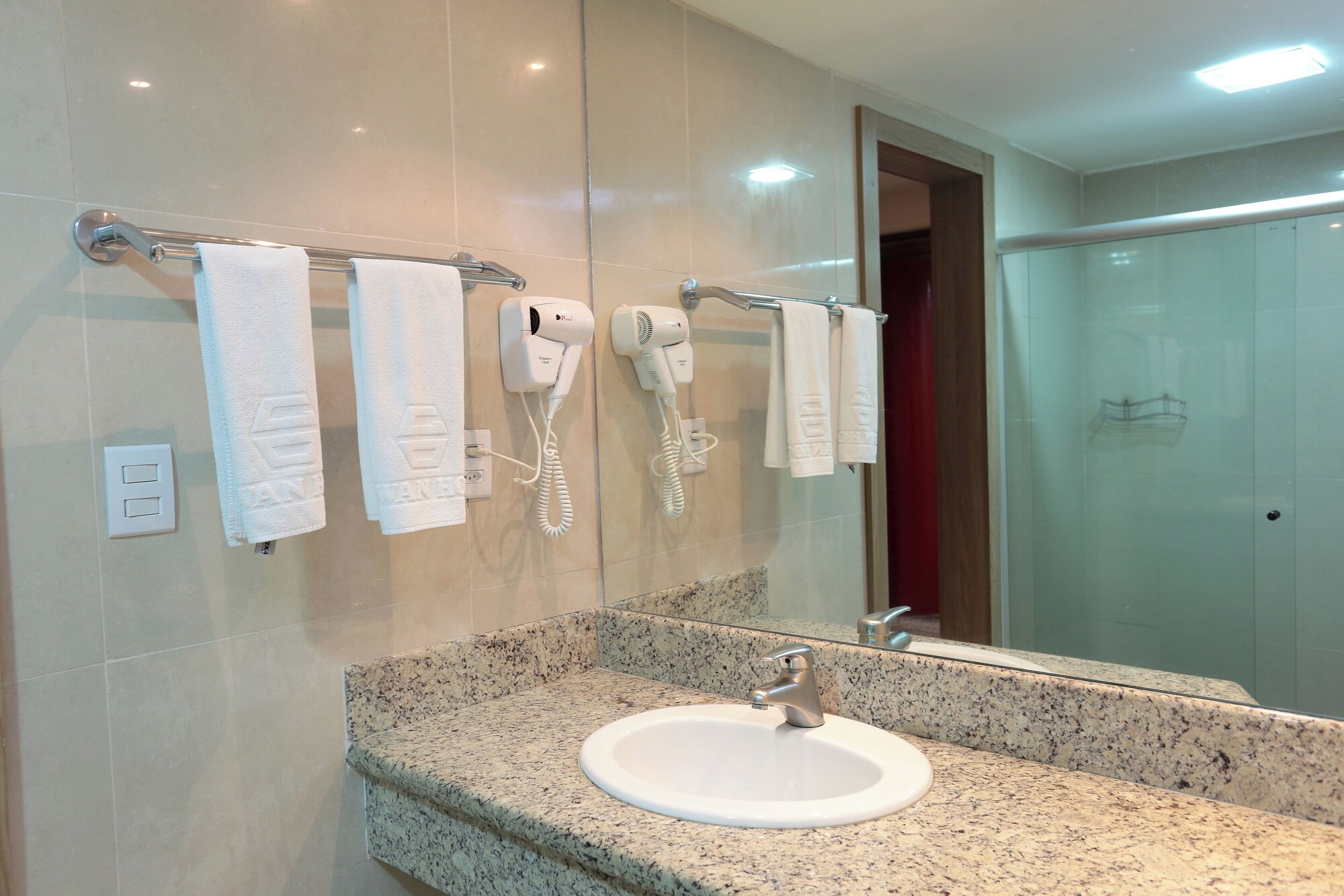 غرفة فاخرة ثلاثية بثلاثة أسرّة، Taiwan Hotel 4/4