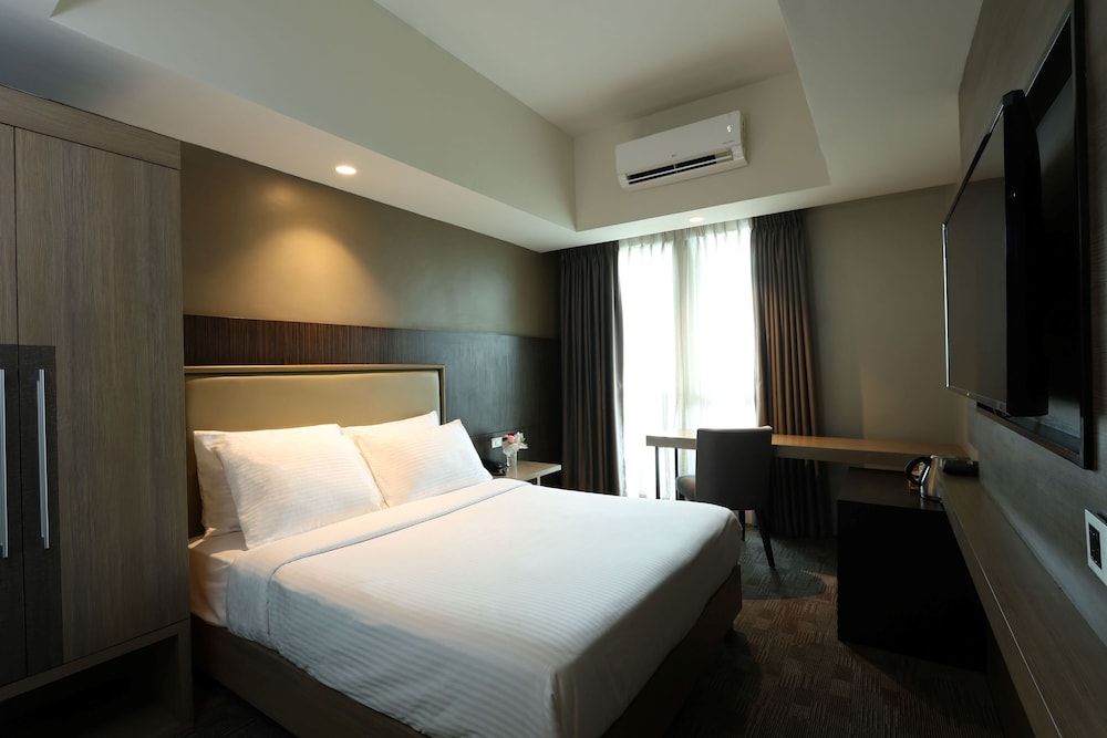 1 Bedroom, Superior, Single, Queen Bed, City View