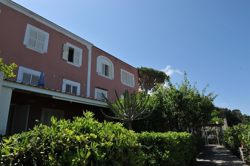 Hotel Villa Mena 7/50