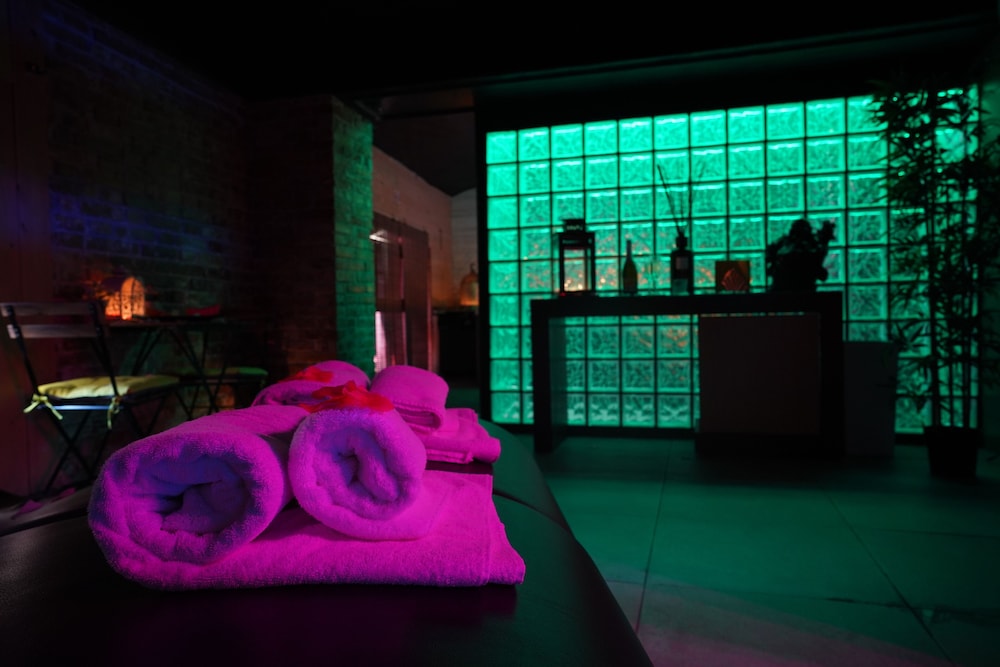 Hotel Angioino Spa 30/36