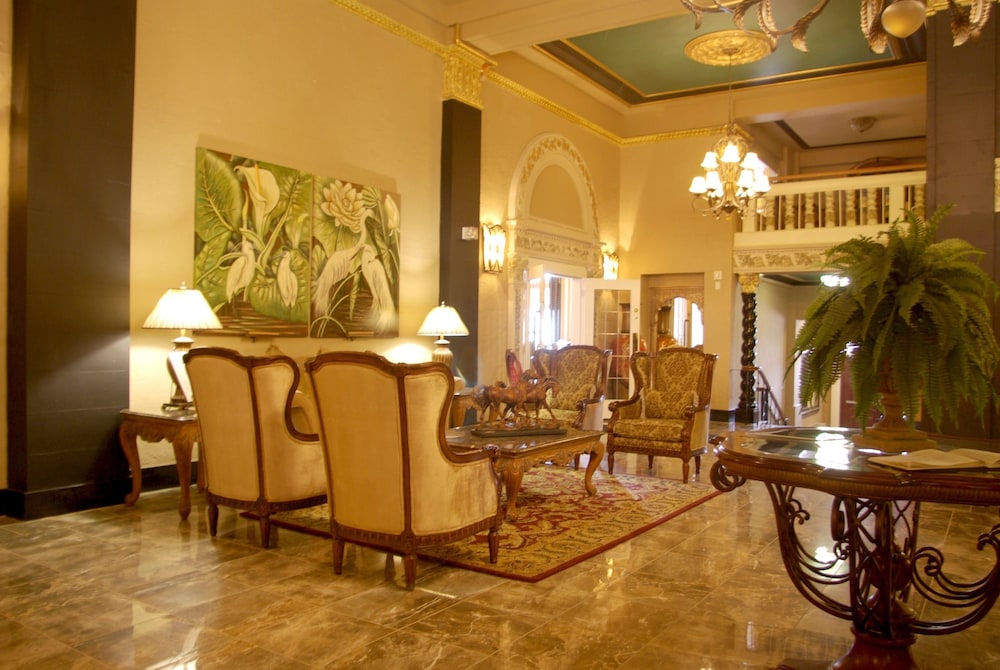 Grant Hall Hotel 61/87