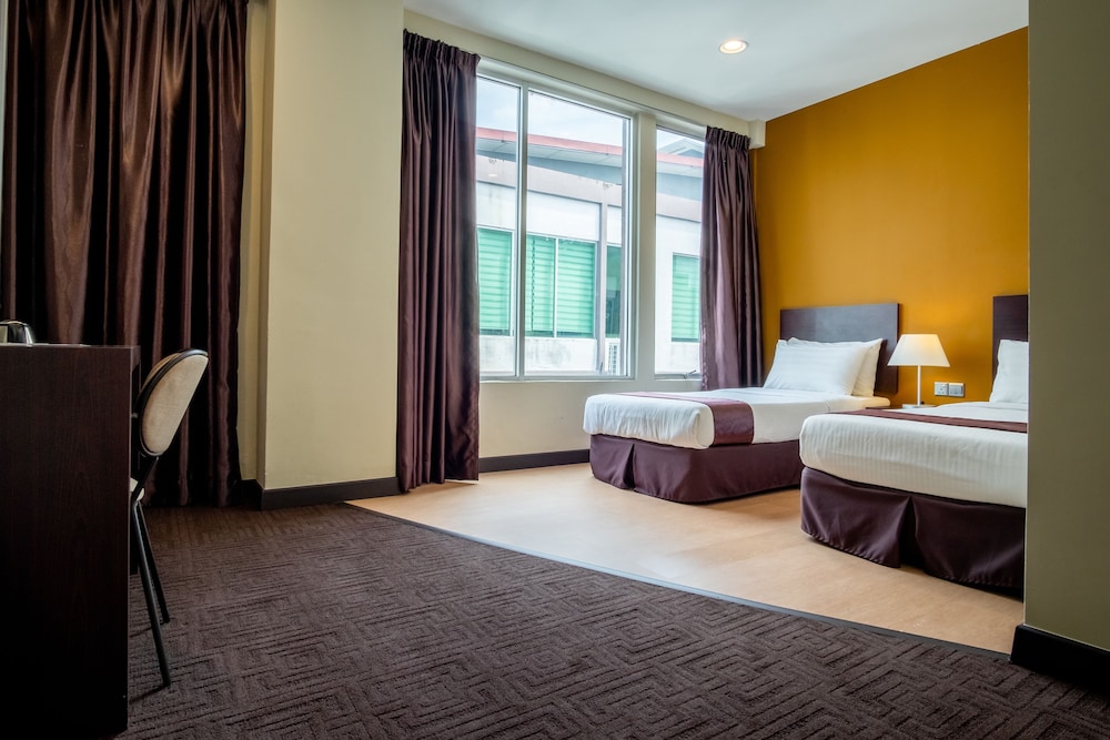 DELUXE, TWIN BEDS