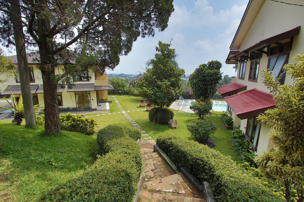 The Jayakarta Inn & Villas Cisarua 21/33