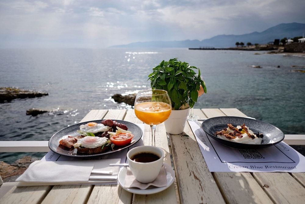 Cretan Blue Beach Hotel 38/57