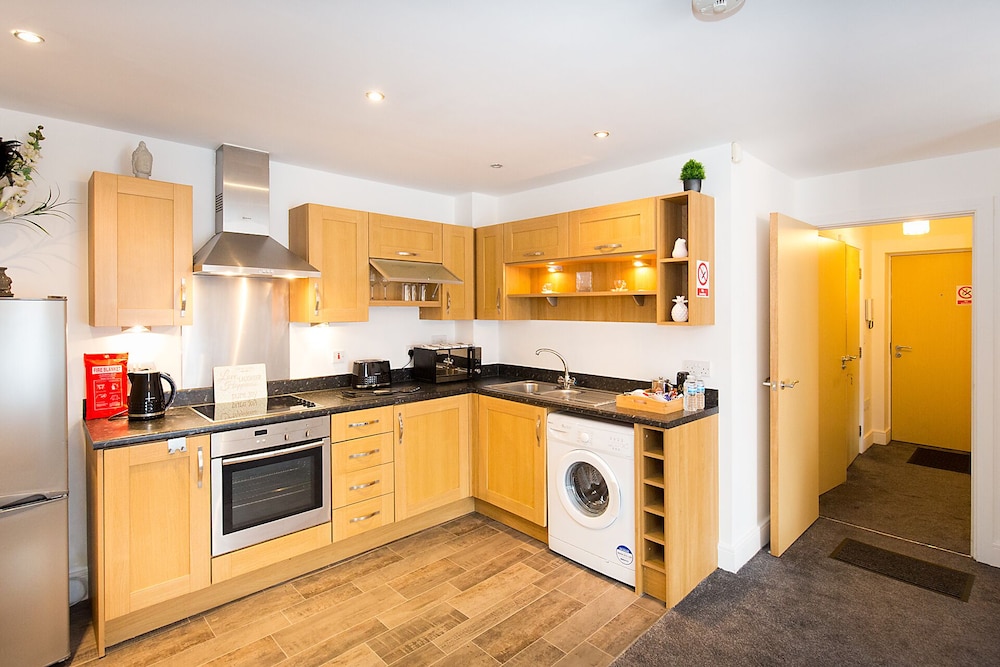 Grand Central Apartments 3/50