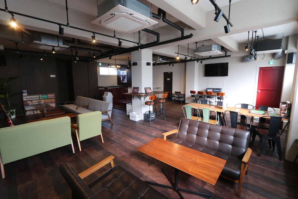 RED HELMET House & Sports Bar Hiroshima 36/49