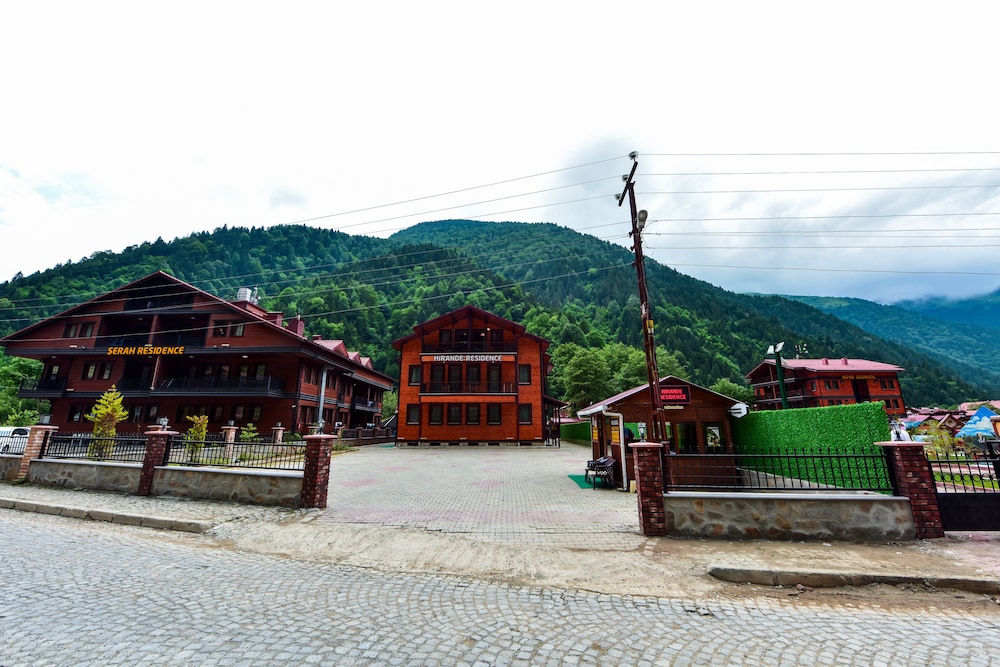 Hirande Hotel 6/50