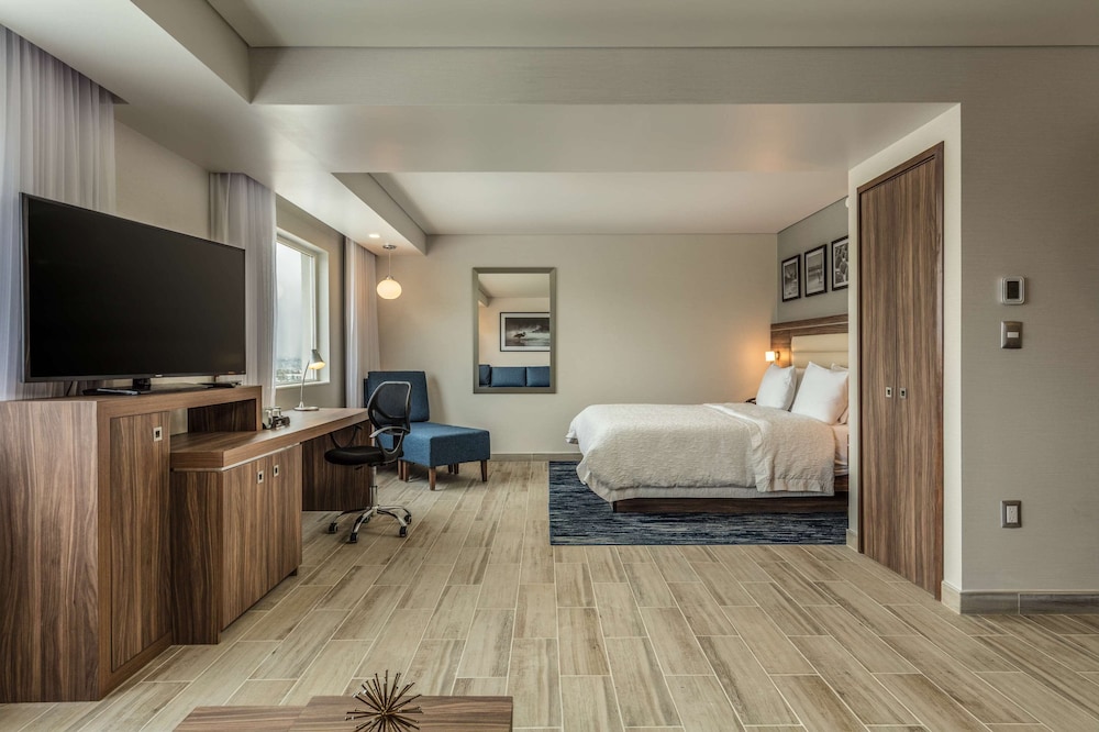 Hampton Inn by Hilton Tijuana 25/80