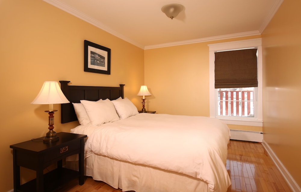 Grenfell Heritage Hotel & Suites 8/30