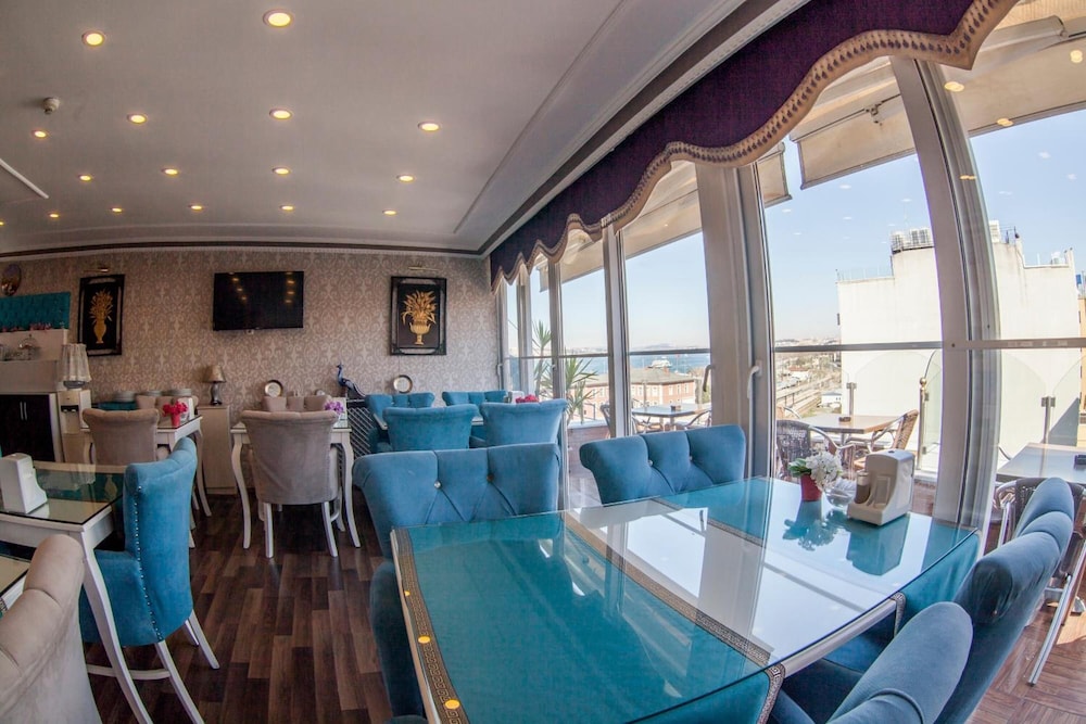HURRIYET HOTEL 35/47