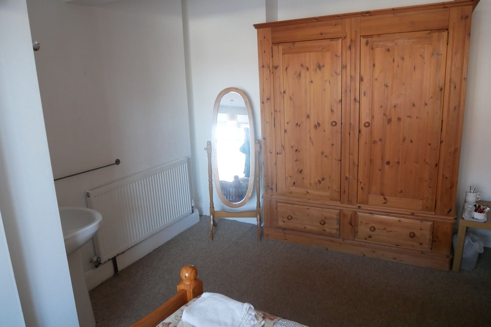 The Monsell Hotel 22/34
