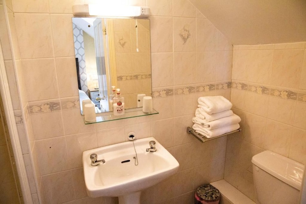 Groarty House Manor B B 64/65