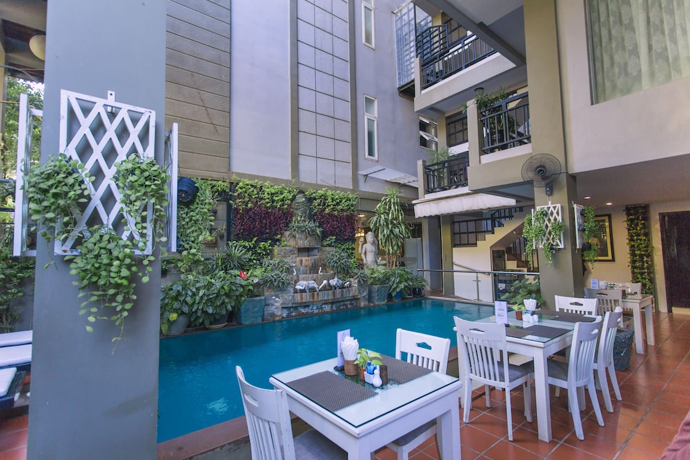 KING GRAND BOUTIQUE HOTEL 53/73