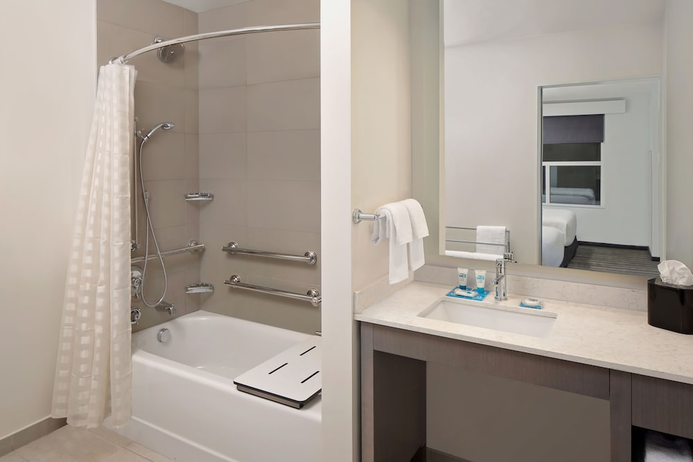 Hyatt House Irvine John Wayne Arpt 10/70
