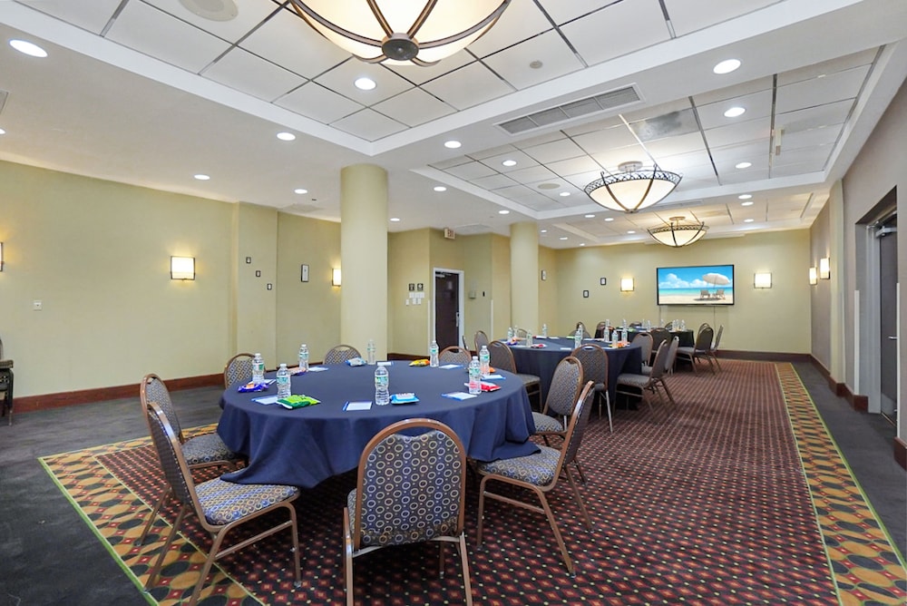 Harmony Suites Secaucus Meadowlands 34/44