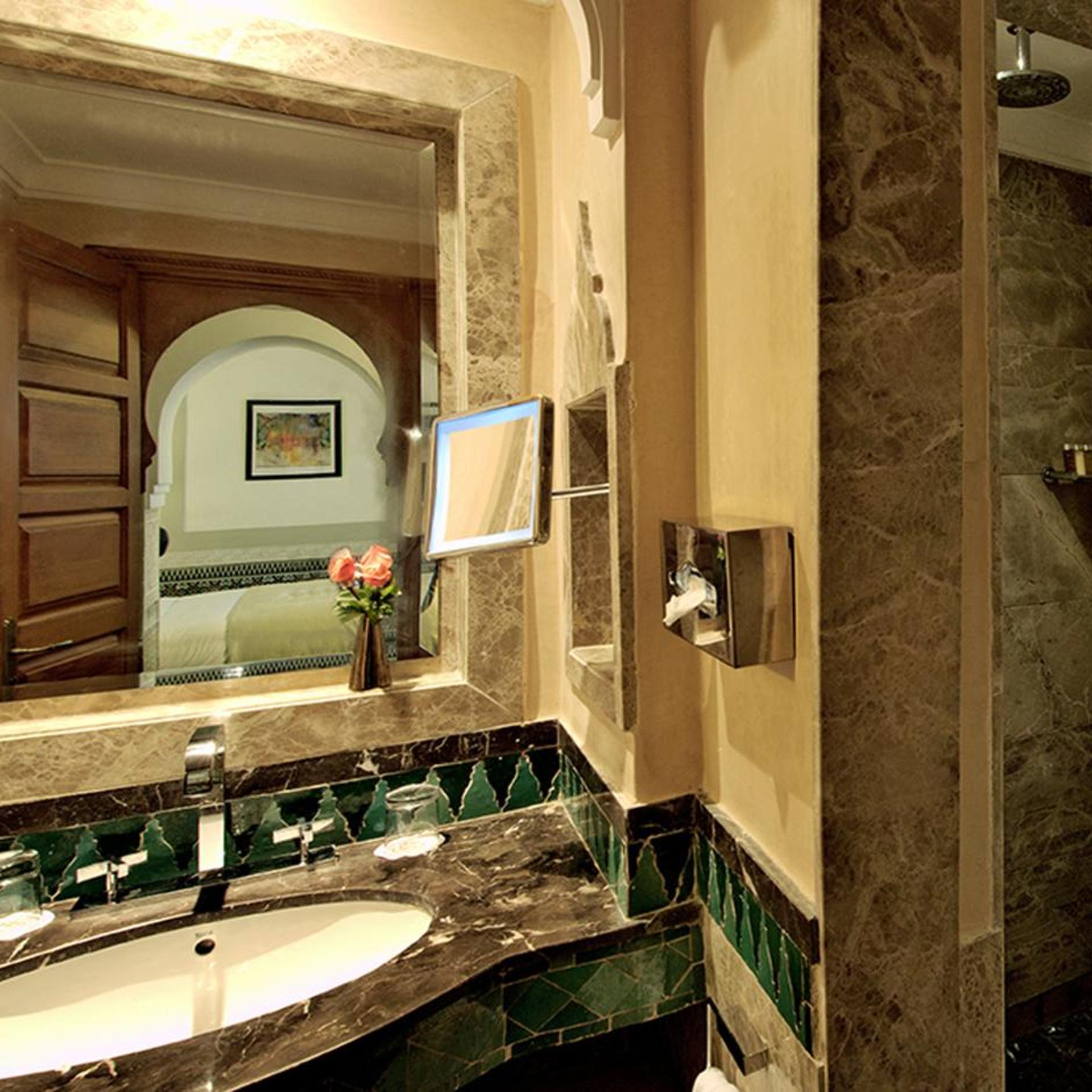 Trendy, King Bed، Palais Faraj Suites And Spa 7/7