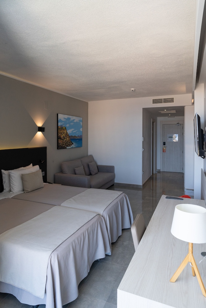 30 Degrees Hotel Dos Playas 7/50
