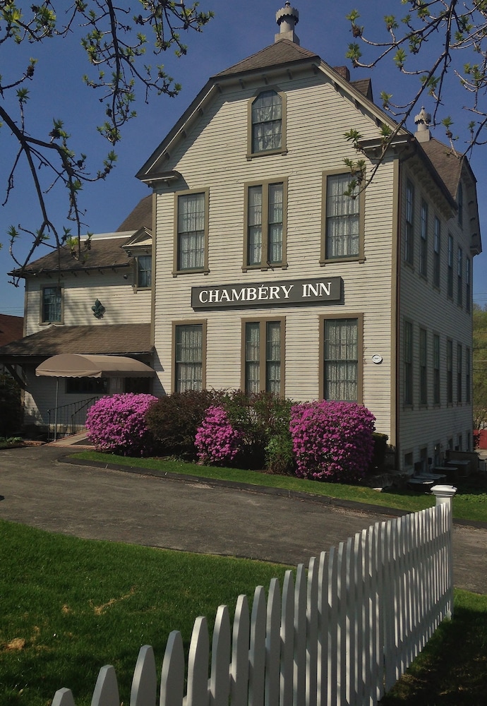 Chambery Inn 69/72