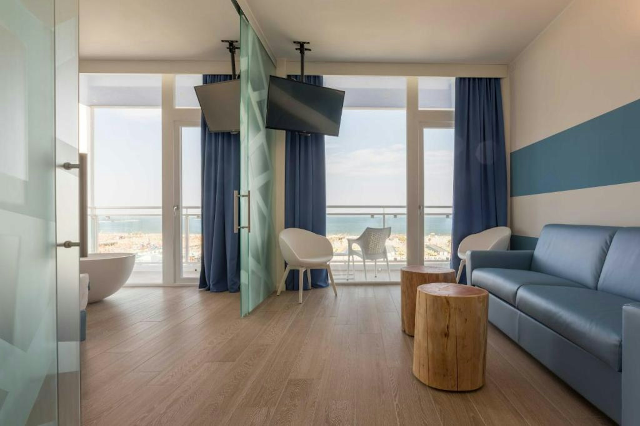 Hotel Mediterraneo 28/37