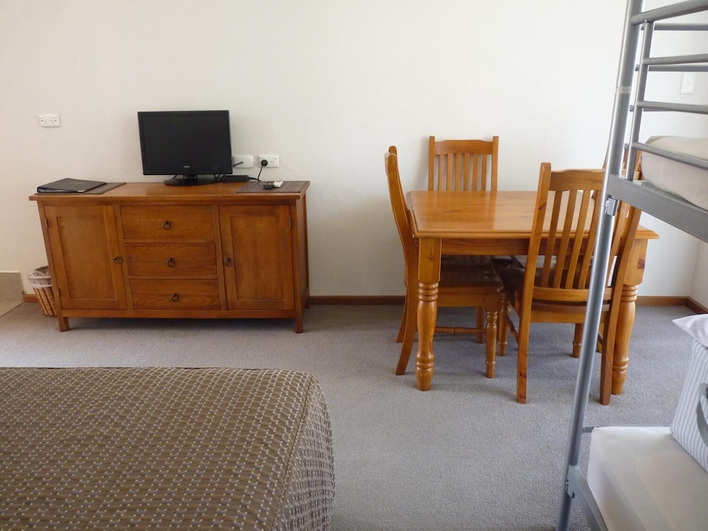 COONAWARRA MOTOR LODGE 25/38