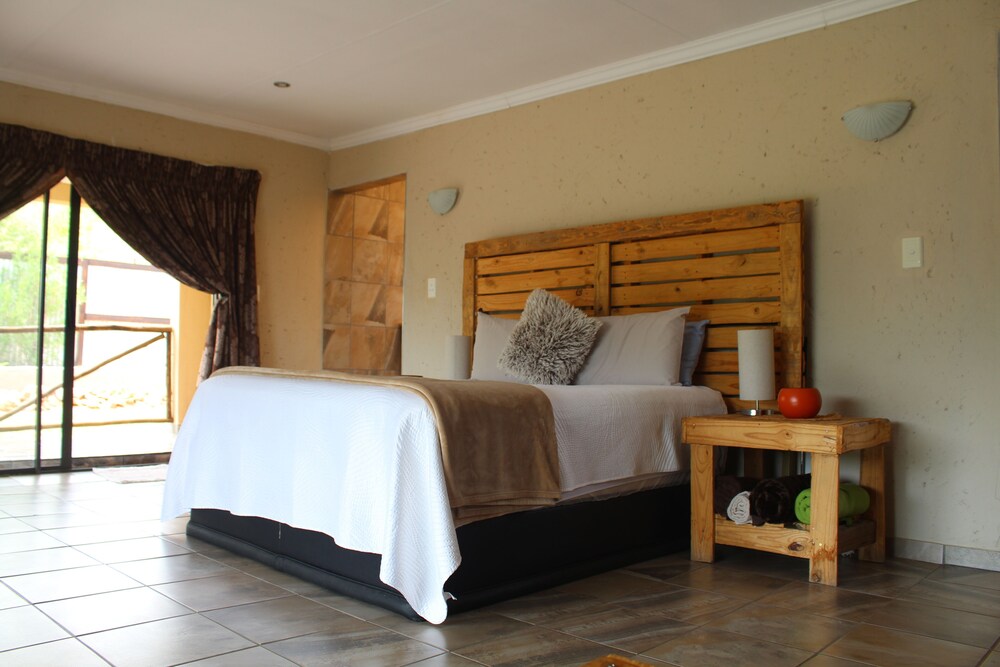Mthembuskloof Country Lodge 10/37