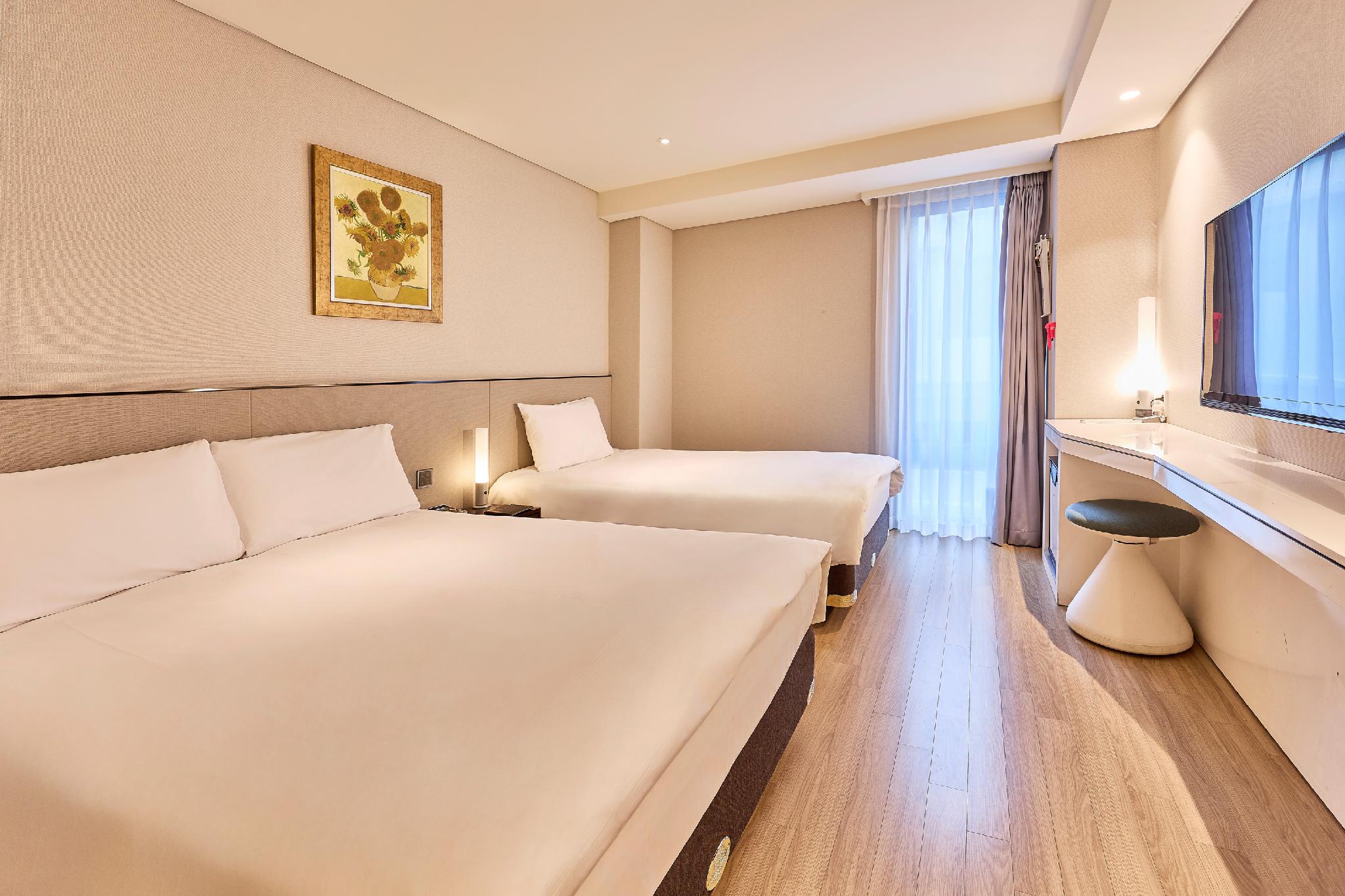 Semi Room, Family, 1 Double and 1 Single Bed