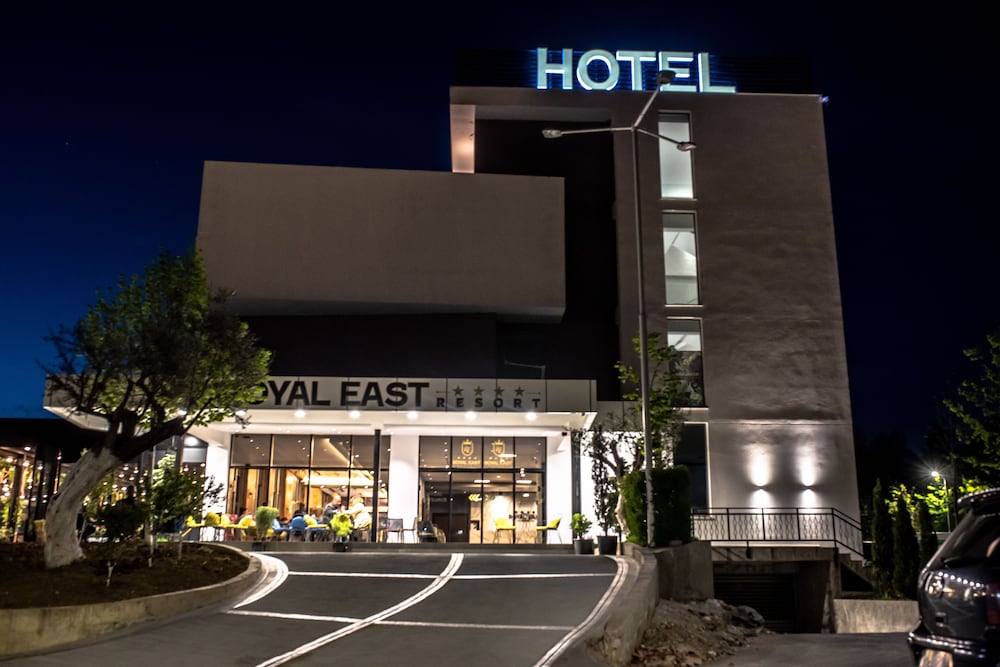 Royal East Resort 12/64