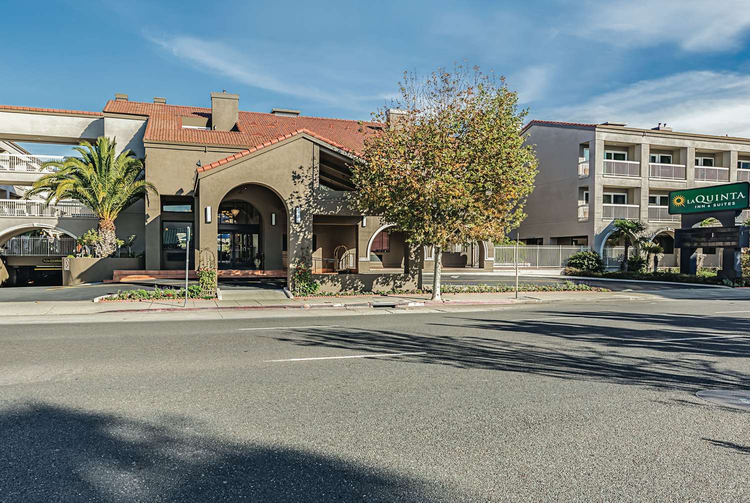 La Quinta Inn & Suites by Wyndham San Francisco Airport West 41/48