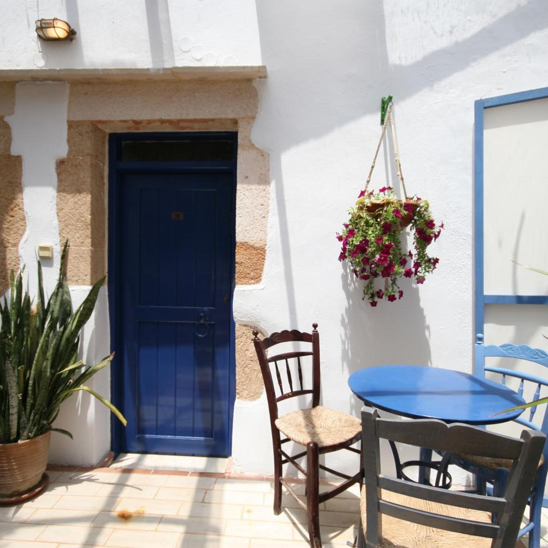 Nostos Hotel 10/81