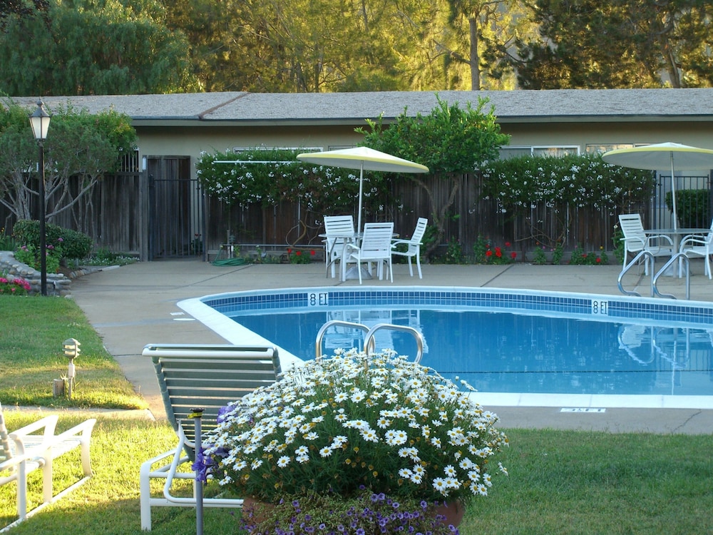 Contenta Inn in CARMEL VALLEY - CA