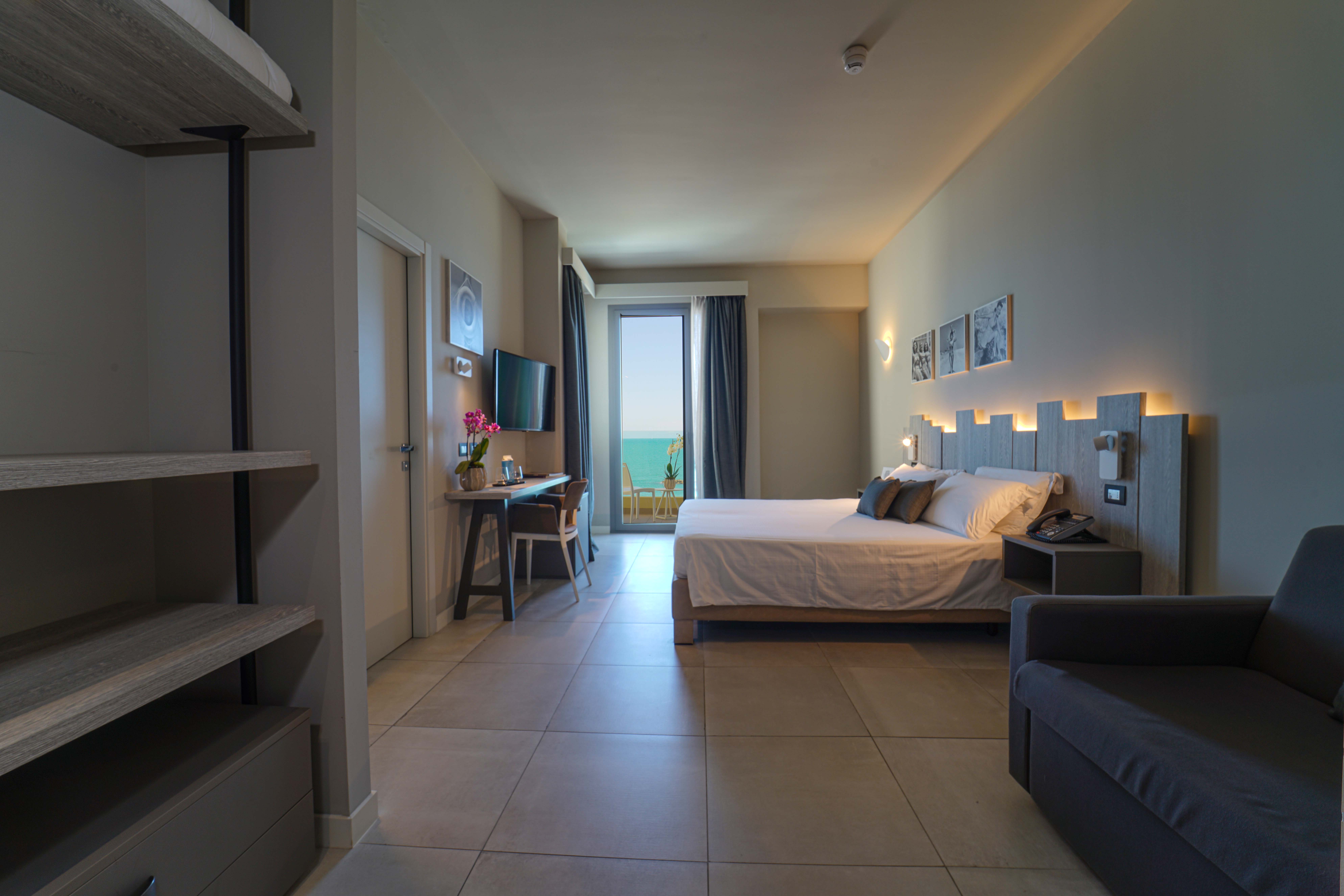 Executive, Double Bed, Lateral Side Sea View