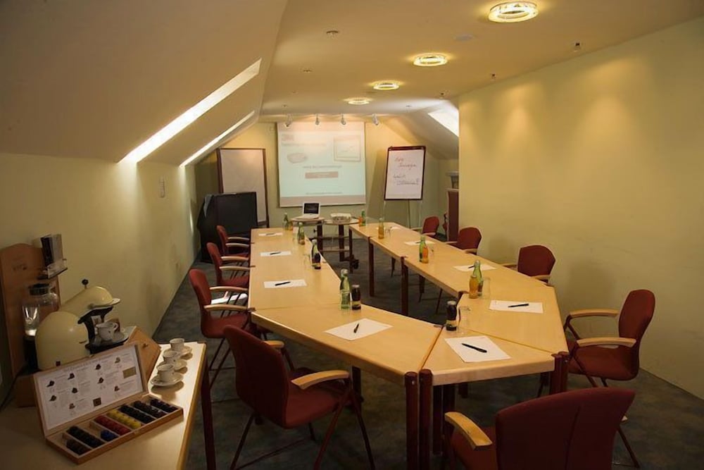 Hotel Jakob 51/63
