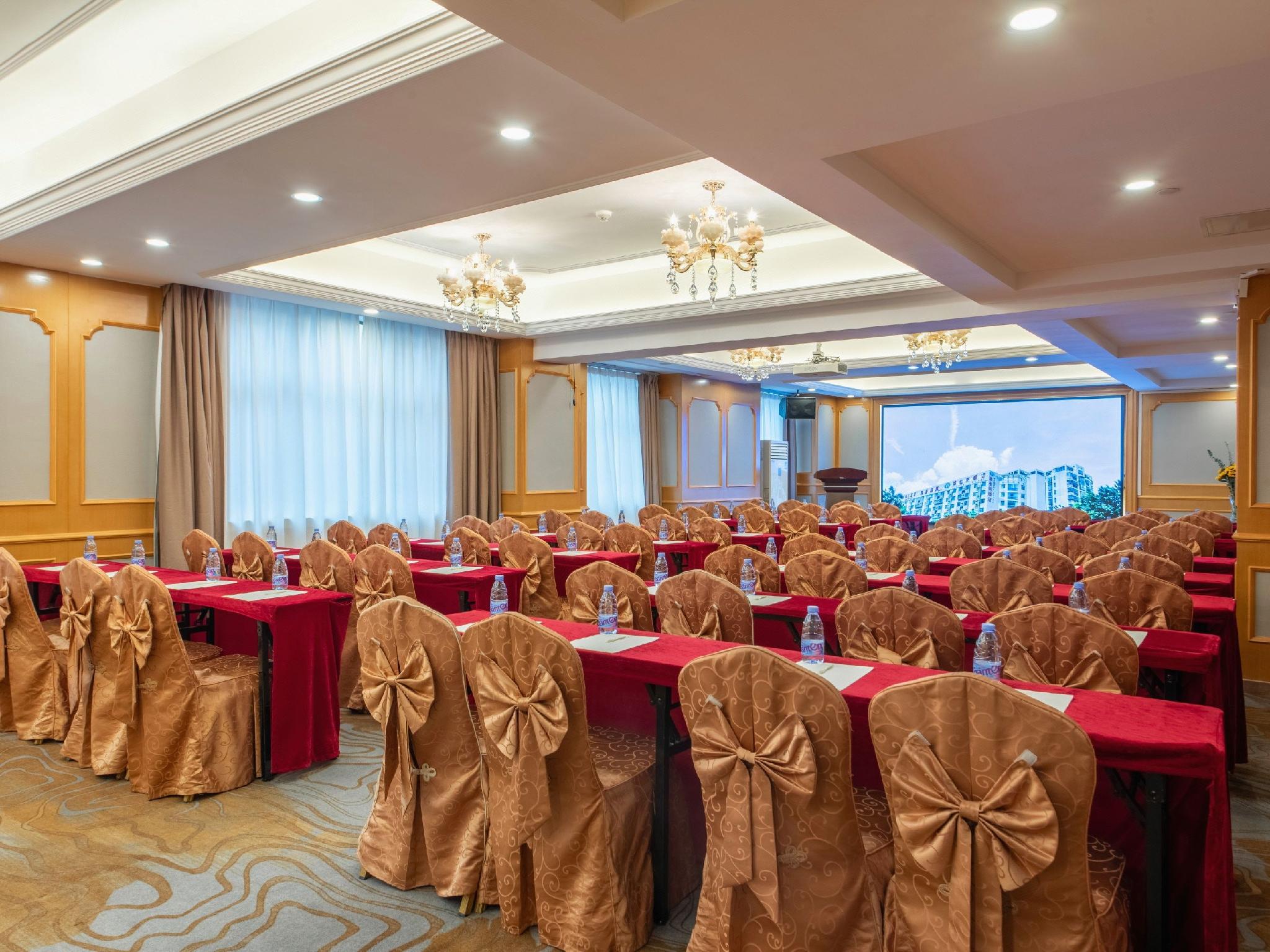 Vienna Hotel (Foshan Lingnan Mingzhu Stadium) 28/33