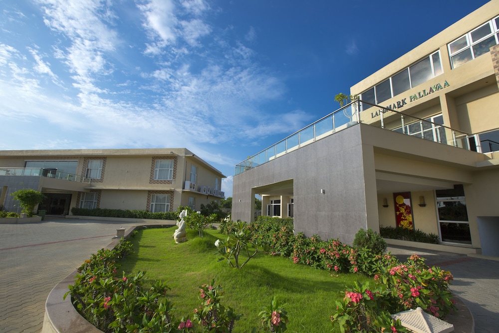 Landmark Pallava Beach Resort Mahabalipuram Chen 29/32