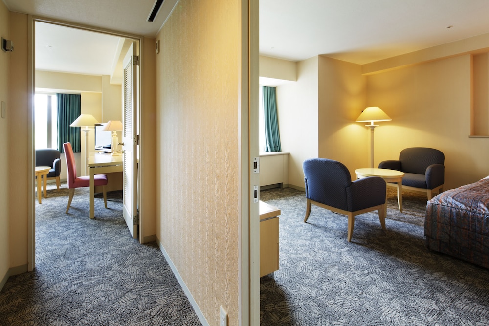 Naspa New Otani Hotel 52/75