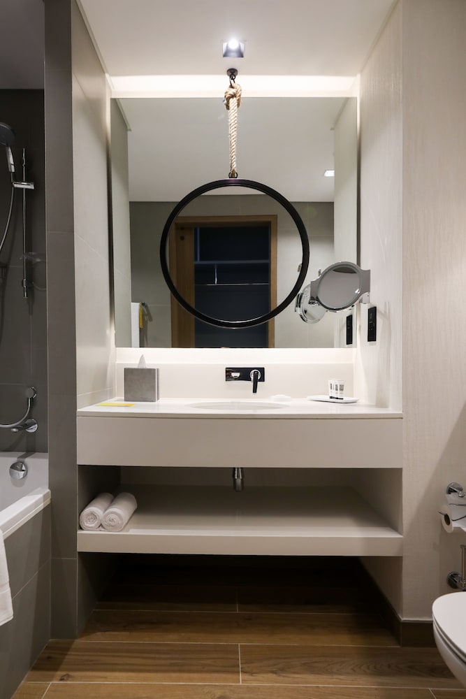 Mercure Dubai Gold District 53/53
