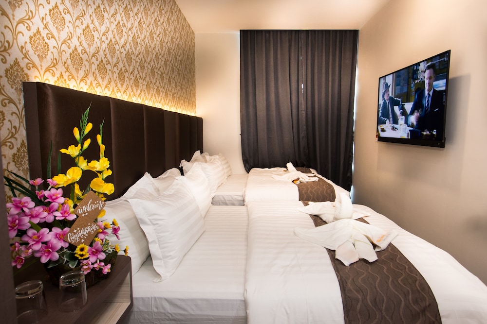 Spring Season Hotel 15/33