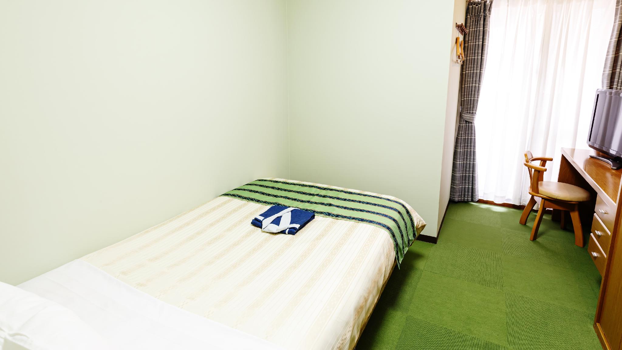 Semi Room, Semi Double Bed