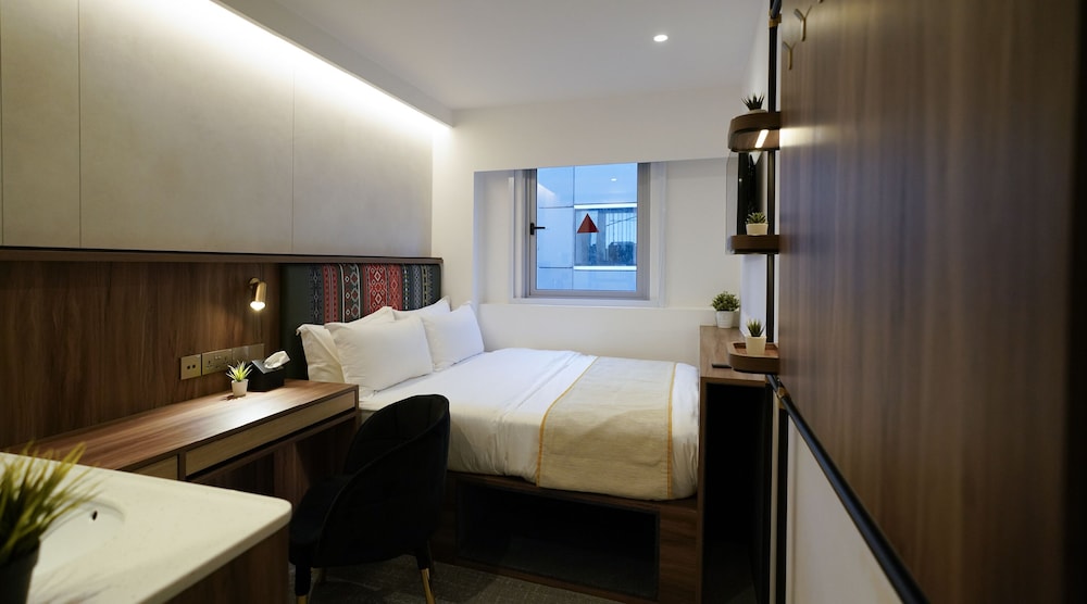 Amaris Hotel by Santika 48/63