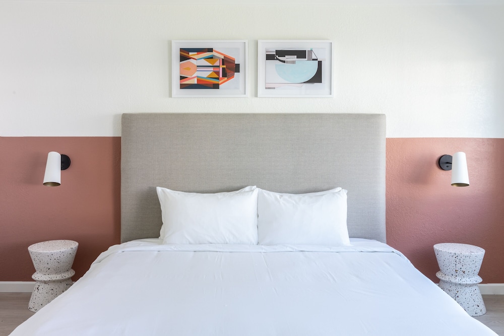 Signature Inn Berkeley Oakland 50/66