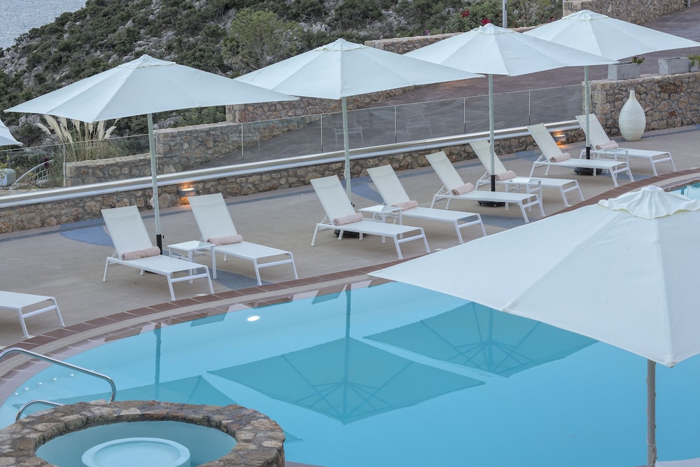 Princess Kyniska Suites 36/65