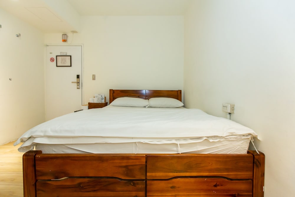 BUSINESS, DOUBLE BED