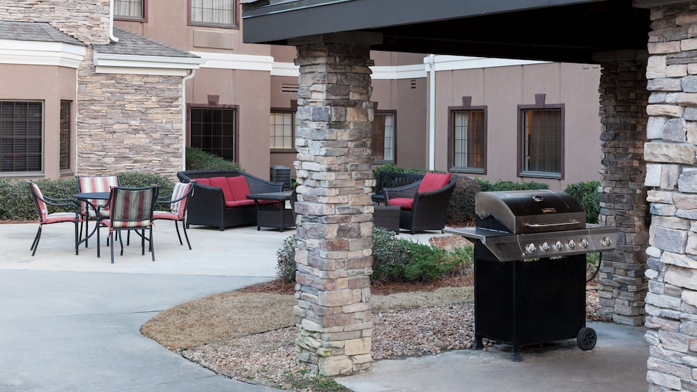 Staybridge Suites Jackson 35/39