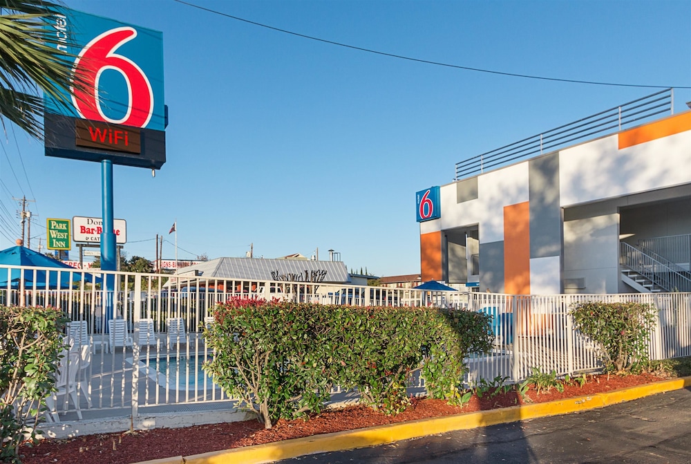 Motel6 Austin, TX - Airport - South 11/58