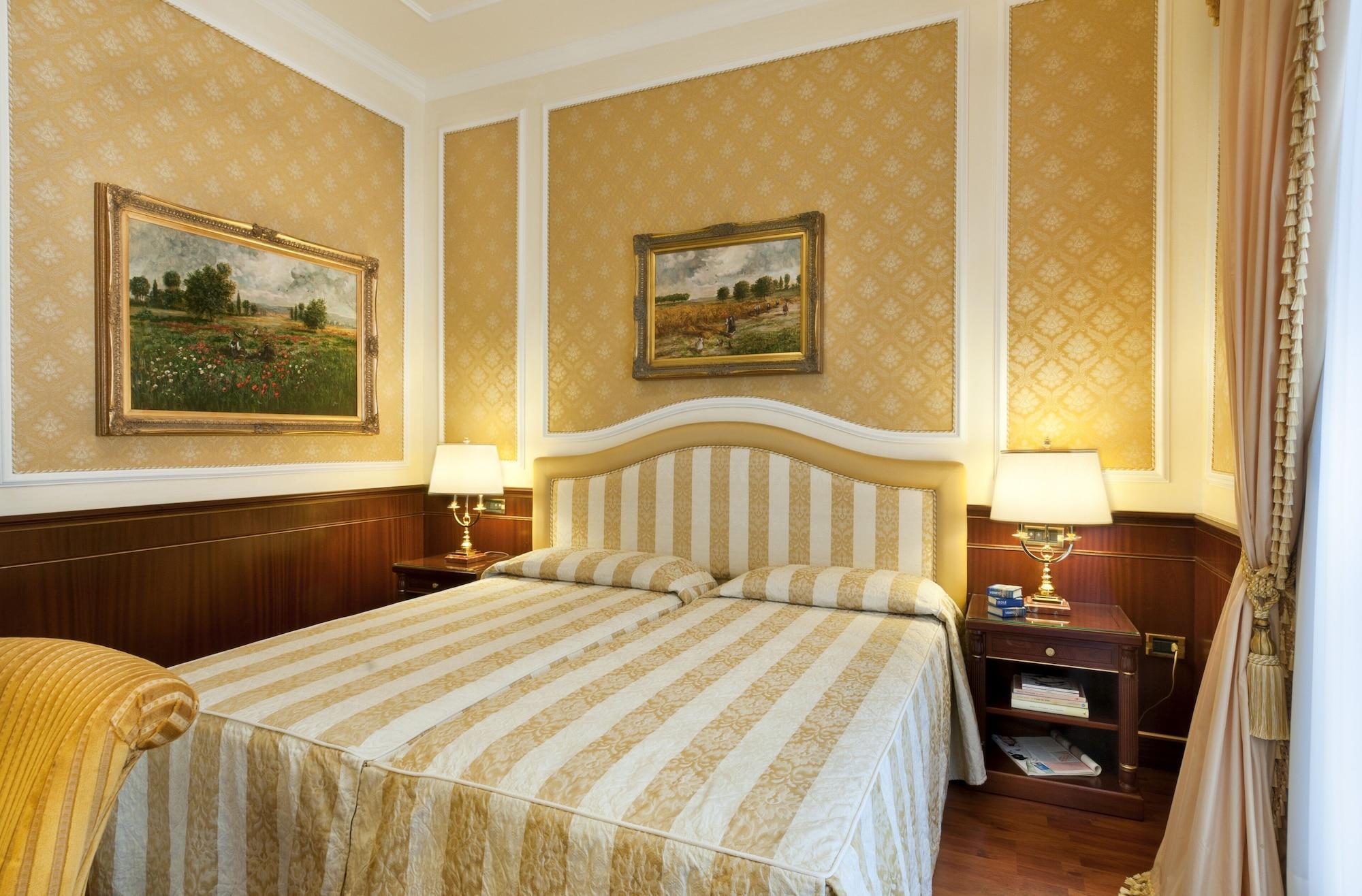 Deluxe, Double Bed, Mountain Side