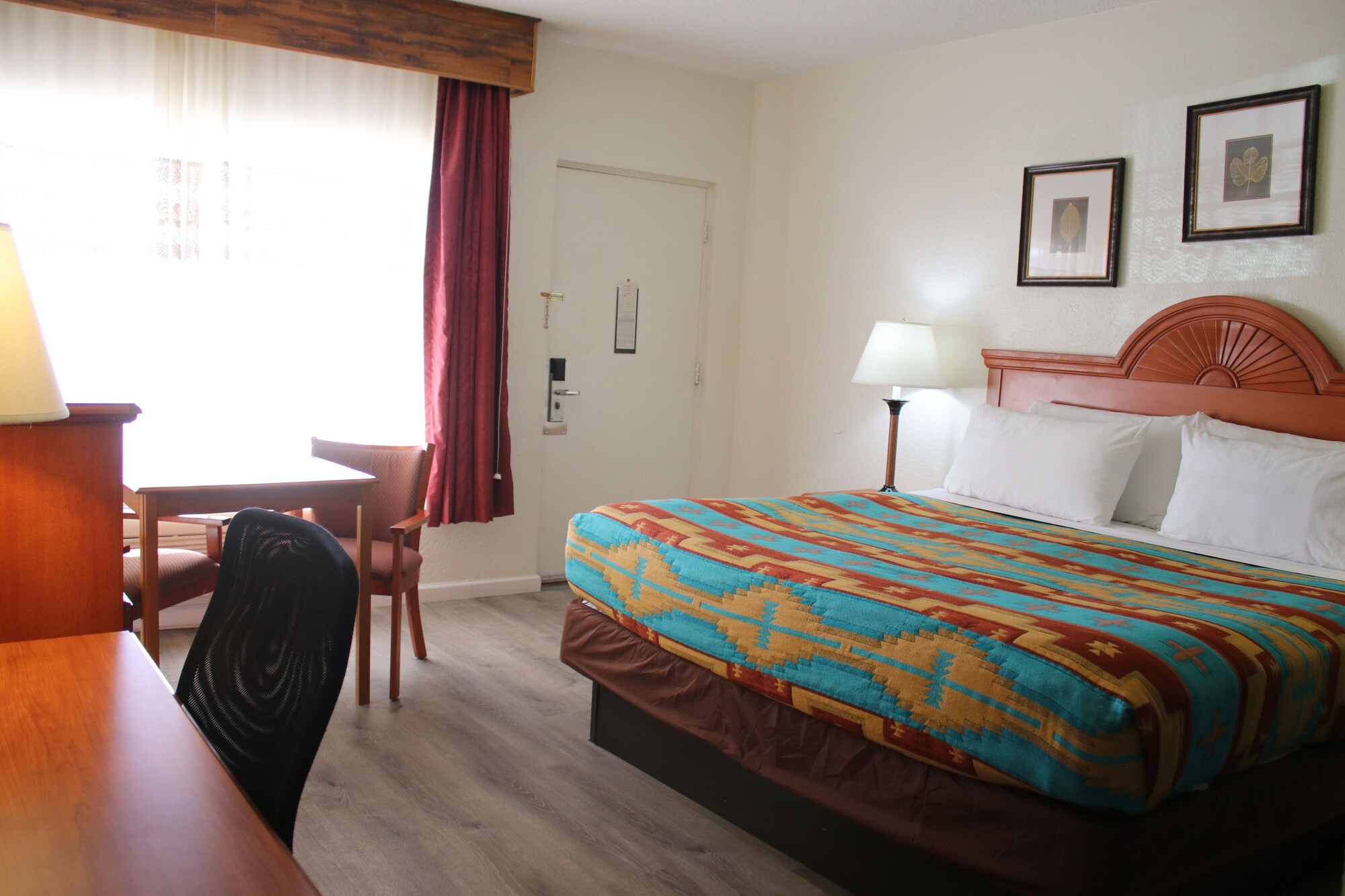 غرفة بسرير كينج لذوي الإعاقة