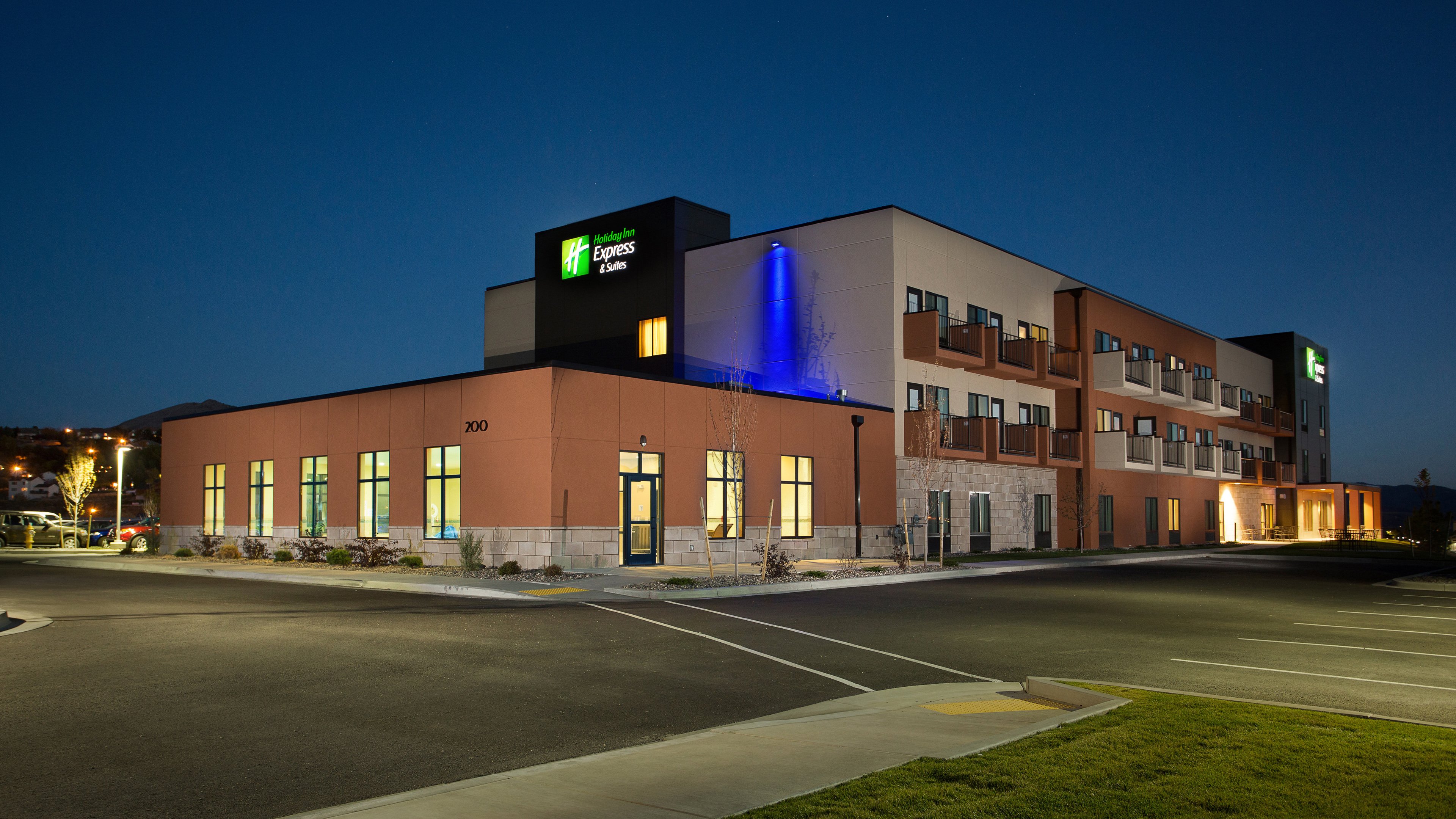 Holiday Inn Express Suites Pocatello 92/97