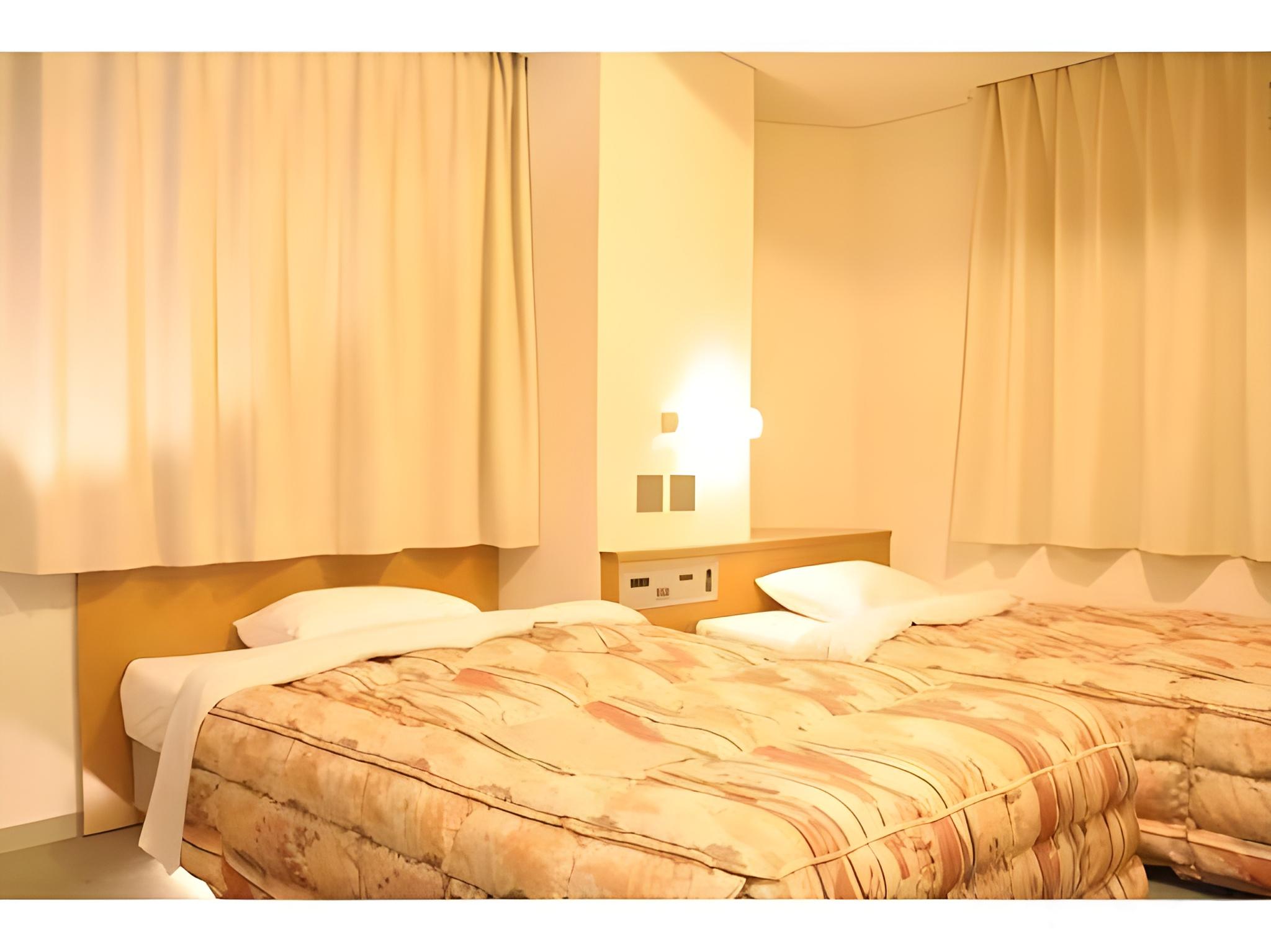 Room, 2 Double Beds, Bathtub, Corner, Smoking